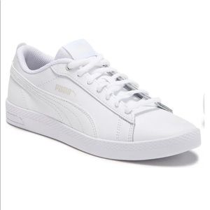 Smash V2 Leather Sneaker PUMA size 7.5 women